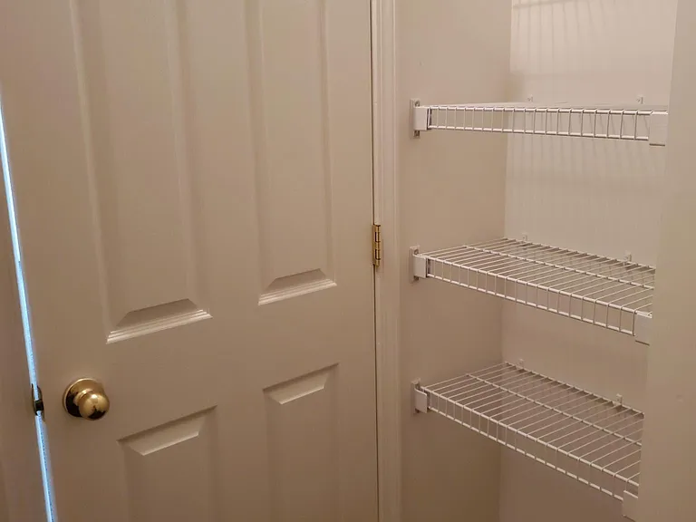 walk-in closet shelving