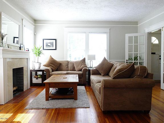 3rd image of 2846 Sydney St