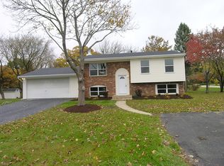 5N271 Hanson Rd, St Charles, IL 60175