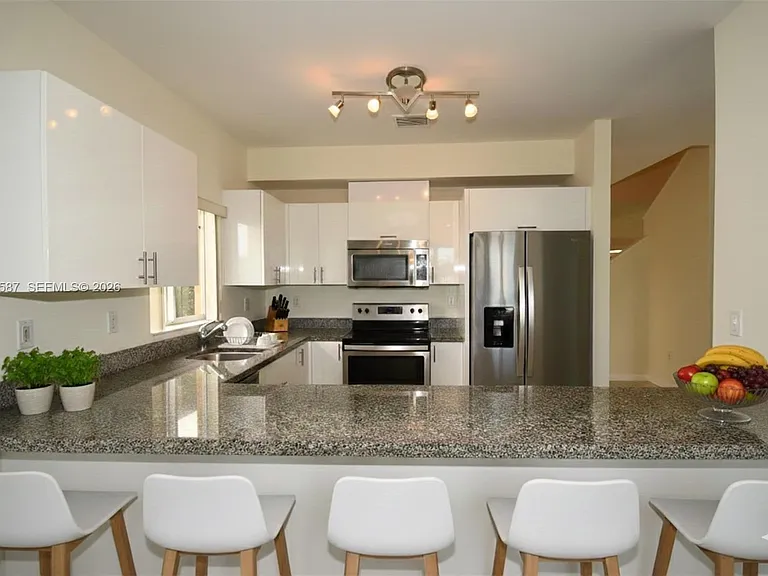 2780 SW 33rd Ave — Photo 5