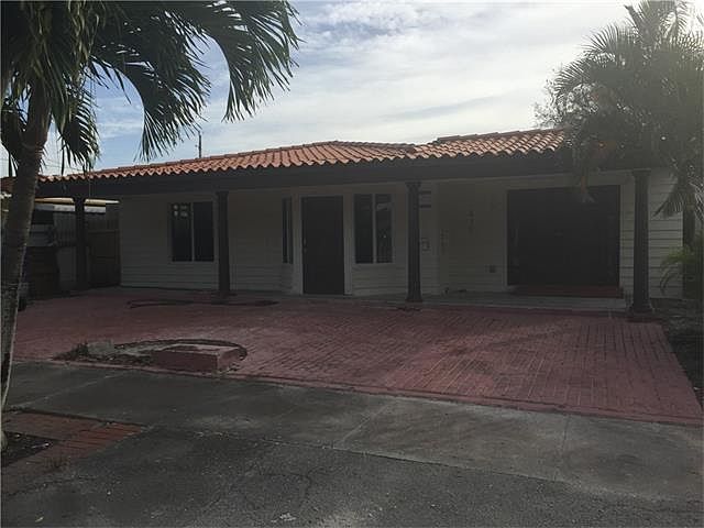 1st image of 417 NW 35th Ave