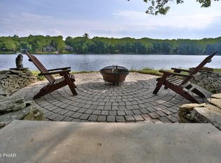 131 Rabbit Run Cir, Milford, PA 18337