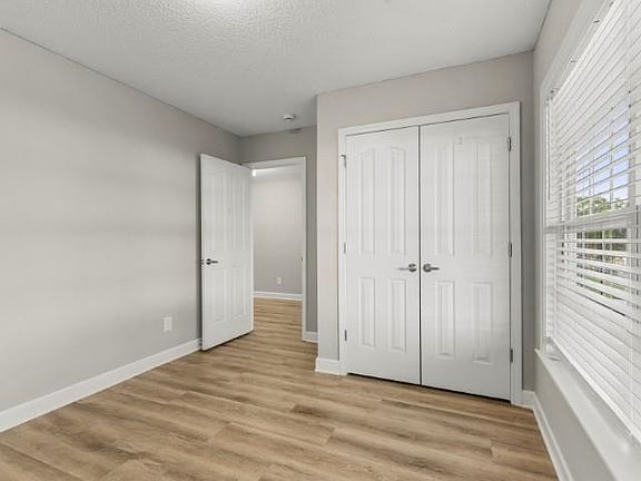 5th image of 517 Topaz Ave.