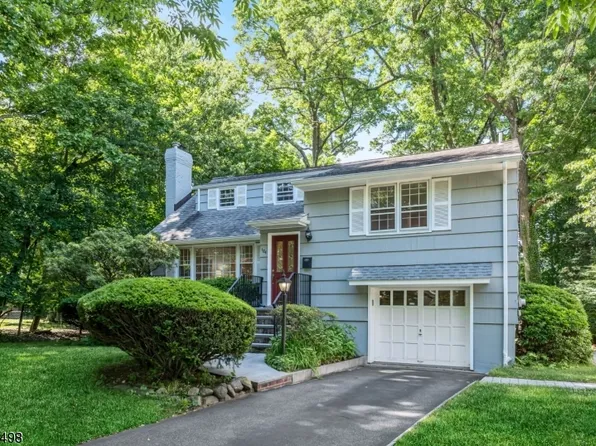 384 Cedar Ave, Ridgewood Village, NJ 07450