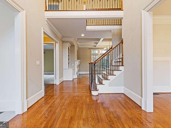 4th image of 560 Arcaro Dr