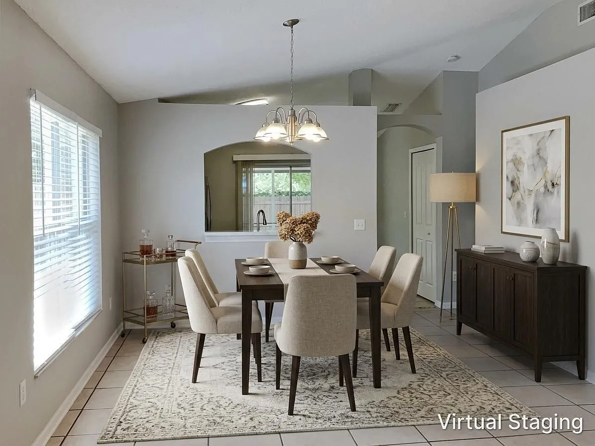 3 bed, 2.0 bath, 1301 sqft, $2,079 — Photo 2