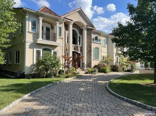 517 Summit St, Englewood Cliffs, NJ 07632