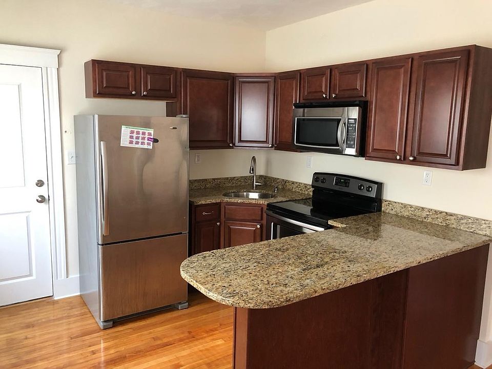 1st image of 290 Hilldale Ave
