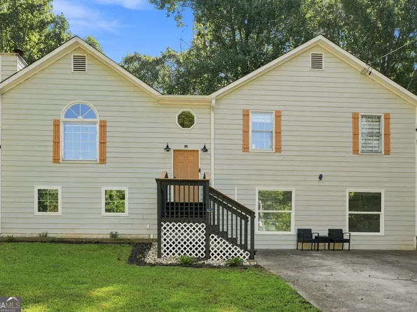 137 Landing Ln, Powder Springs, GA 30127