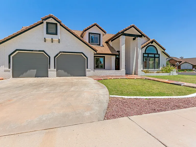 1820 E Jasmine Cir — Photo 7