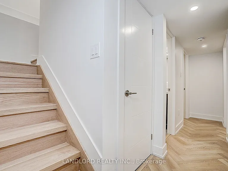 1146 Broadview Ave #1 — Photo 31