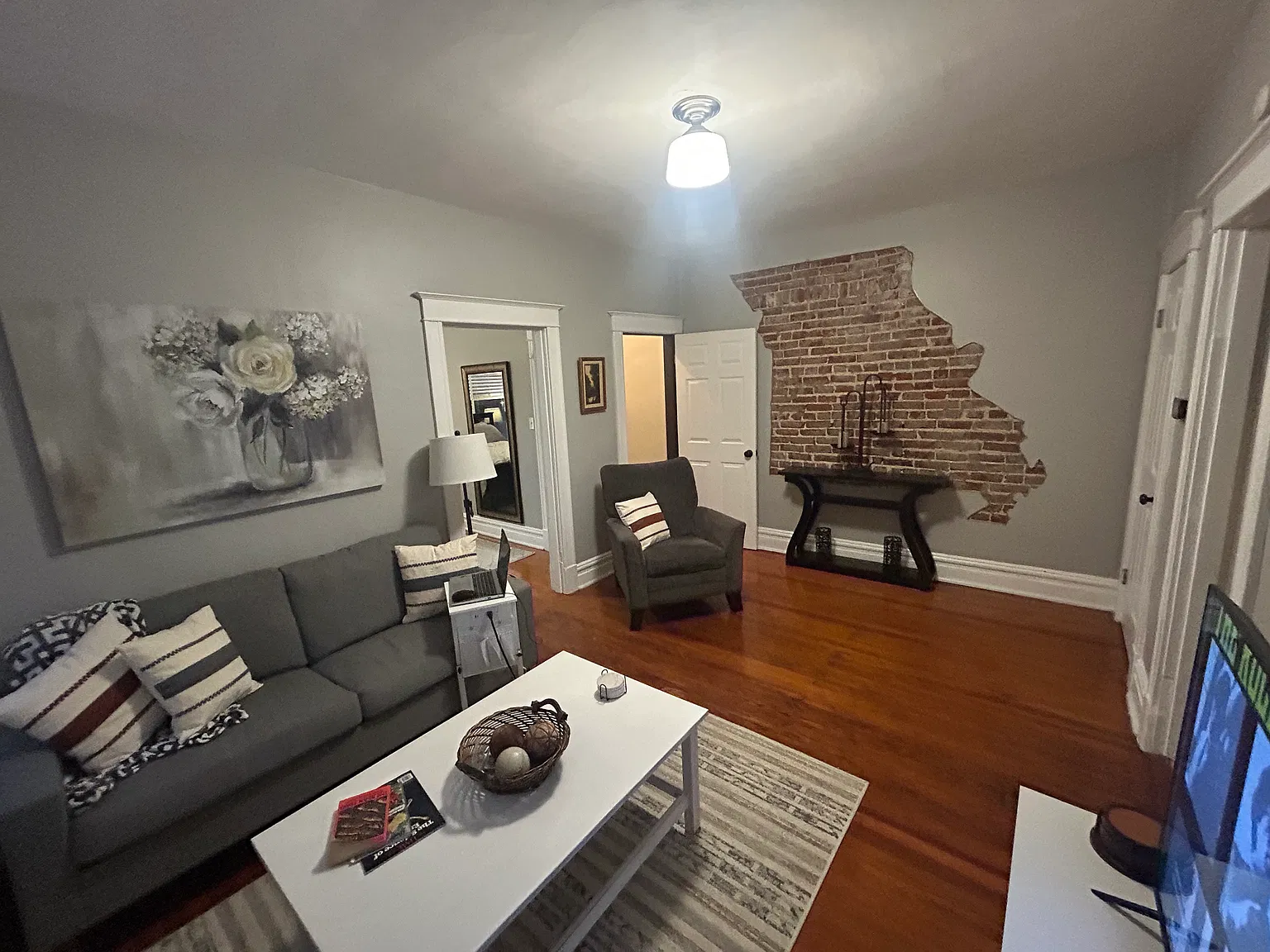 4918 Murdoch Ave — Photo 3