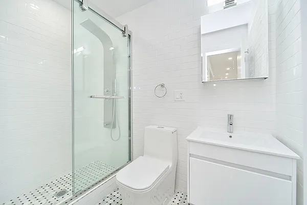 Rented by The Agency | media 4