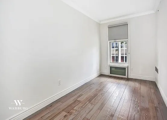 Rented by Warburg | media 9