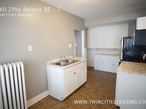 3rd image of 960 29th Ave NE Unit 1