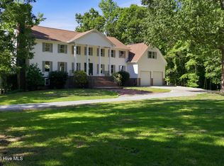 108 Farmington Road, Grimesland, NC 27837