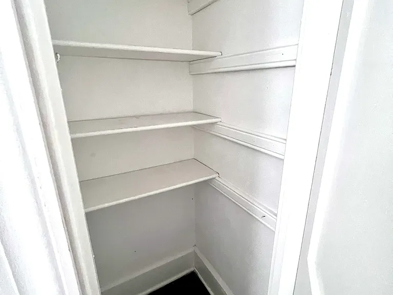 210 Pennsylvania Ave #1 — Photo 29