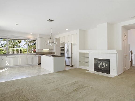 4th image of 881 Windridge Cir