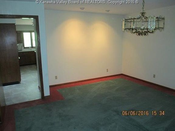 4th image of 533 Sheridan Cir