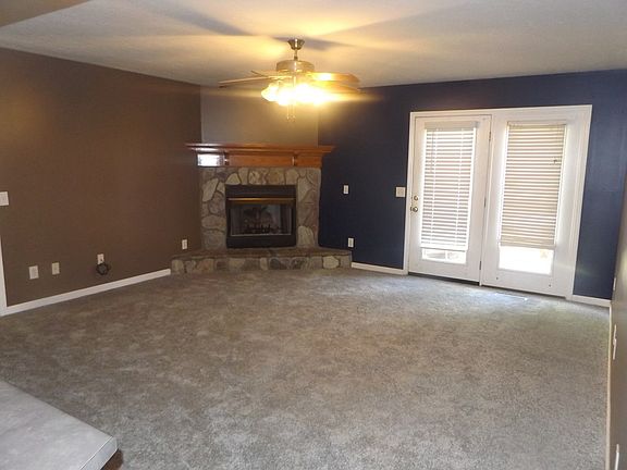3rd image of 222 Lonesome Dove Dr