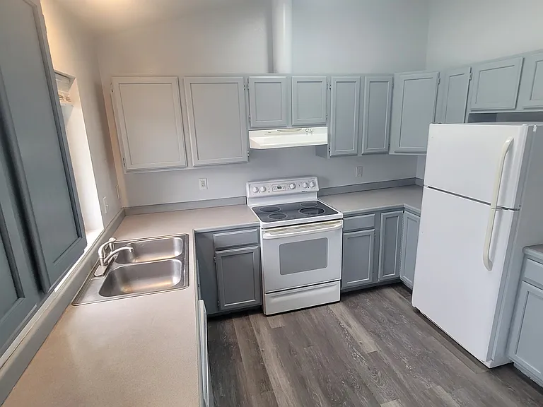 1208 Westbrook Loop #B — Photo 4