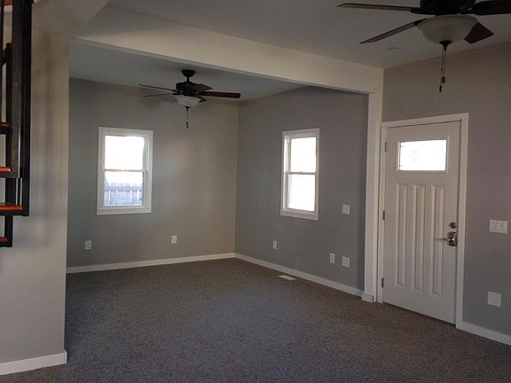 4th image of 109 E 2nd St