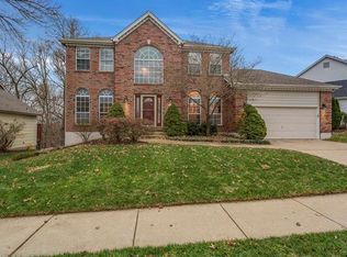 422 Arbor Glen Dr, Ballwin, MO 63021