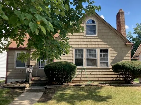 1021 Logan Ave, Elgin, IL 60120