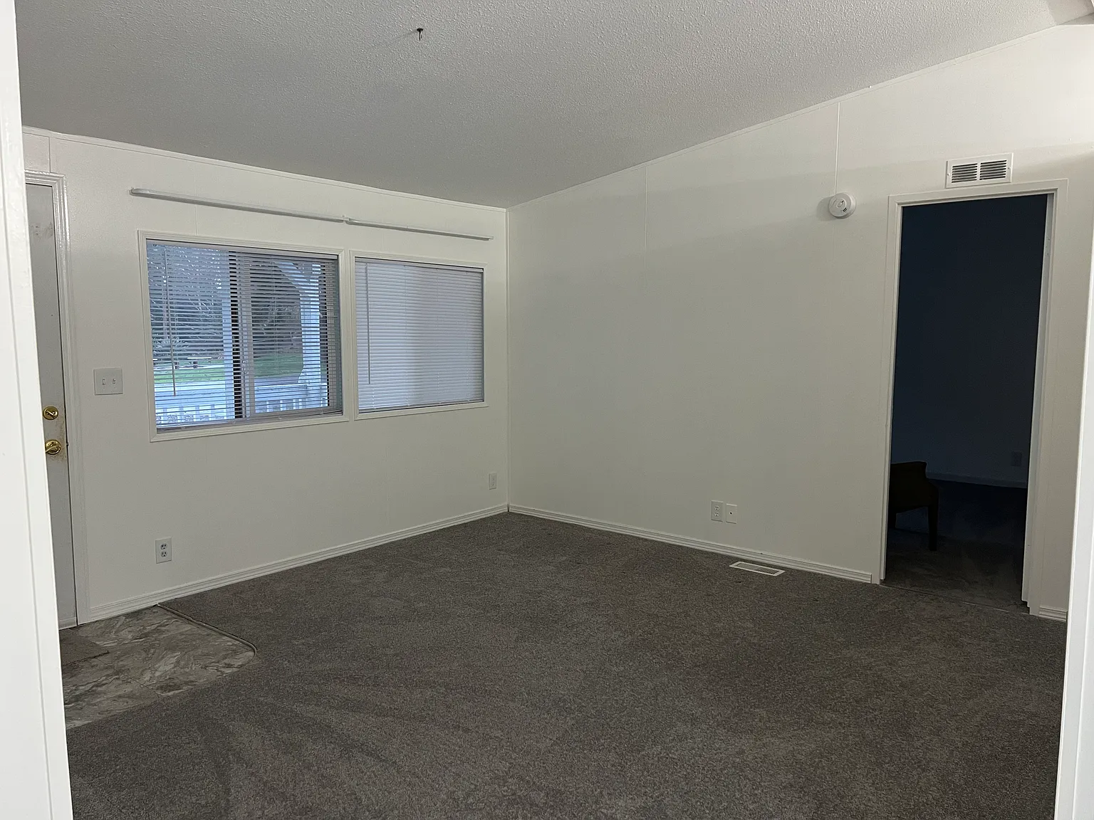 2 bed, 1000 sqft, $1,650 — Photo 3