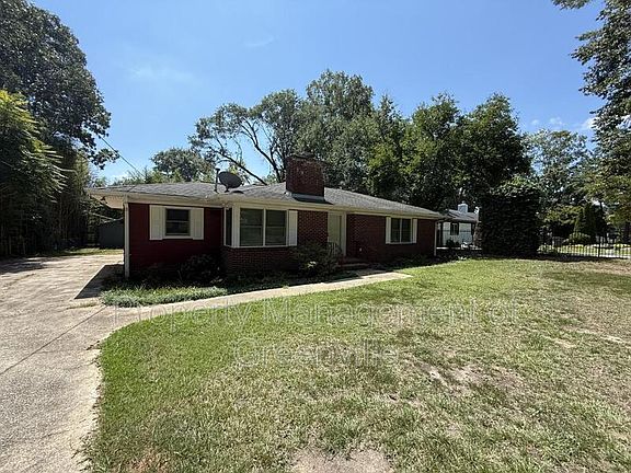 2nd image of 205 W Lee Rd