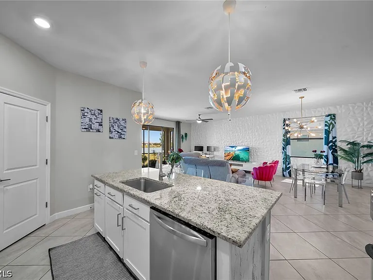 13846 Pine Lodge Ln — Photo 17