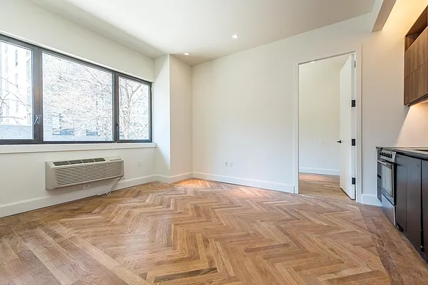Rented by EXR | media 82