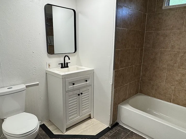 1104 Pacific St — Photo 10