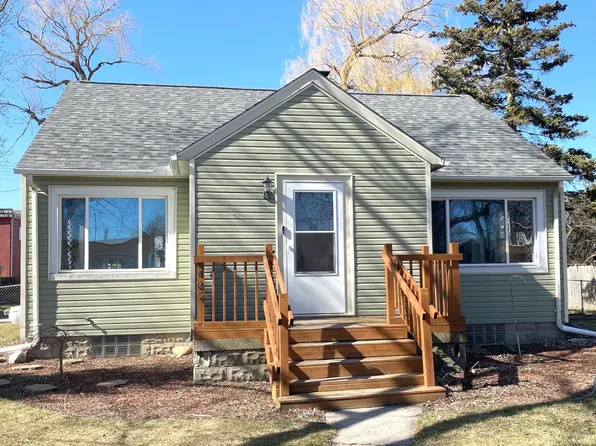 607 Webb Dr, Bay City, MI 48706