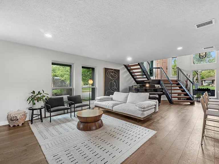 5041 Nina Lee Ln — Photo 1