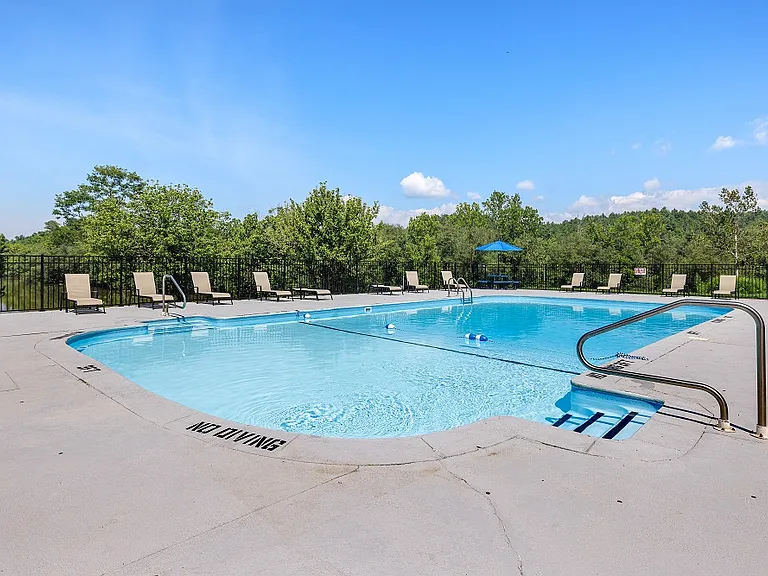Riverview Apartments — Photo 35