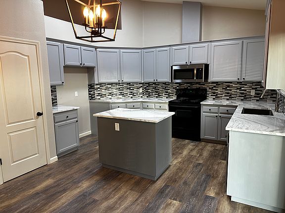 3rd image of 2809 E Emerald Ave