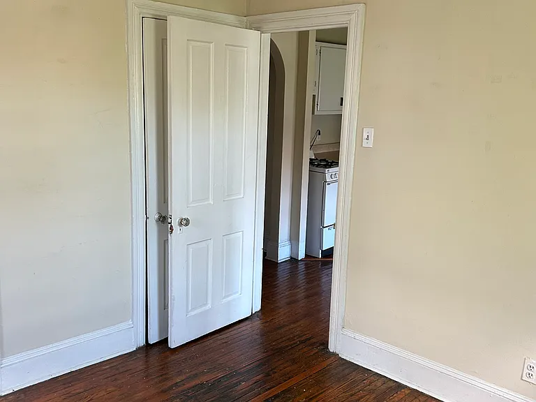 907 S 47th St #3R — Photo 14
