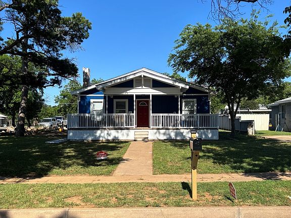 2nd image of 200 S Hillcrest Ave