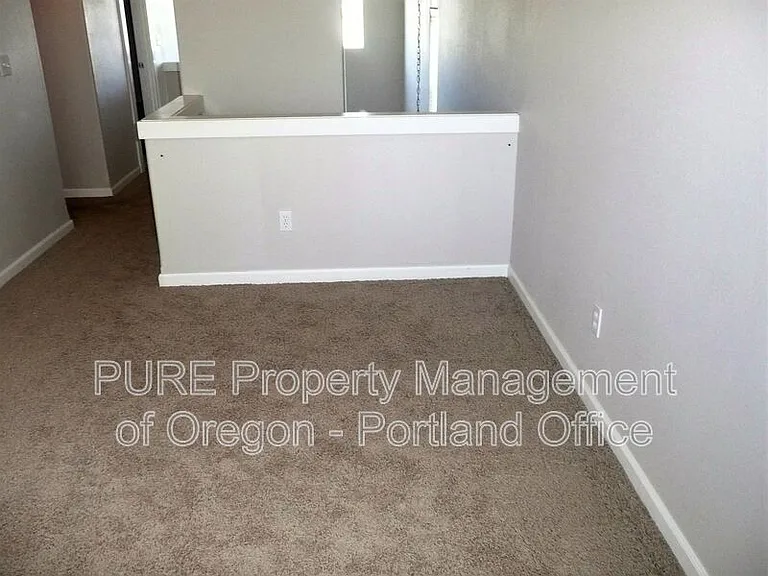 1912 SE Centurion Way — Photo 2