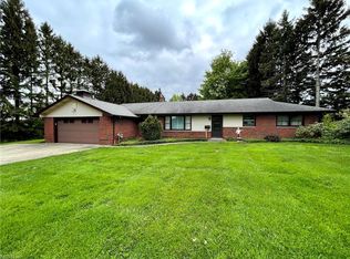8201 Wilson Mills Rd, Chesterland, OH 44026
