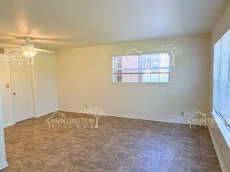 713 Olmstead St — Photo 3
