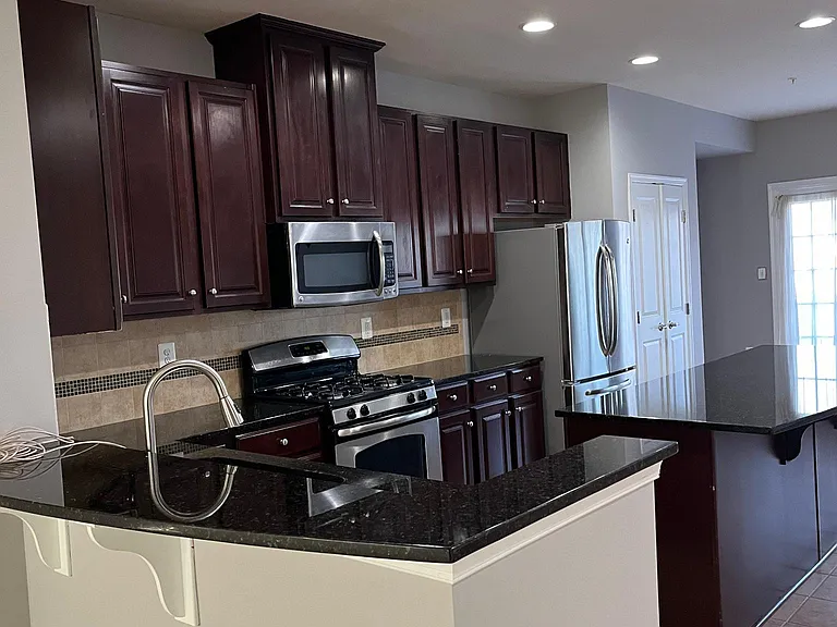 8605 Enoch Pratt Dr — Photo 9