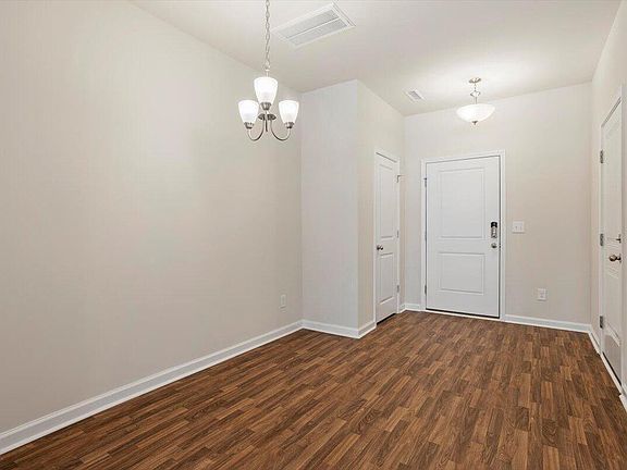 4th image of 369 White Oak Ridge Dr