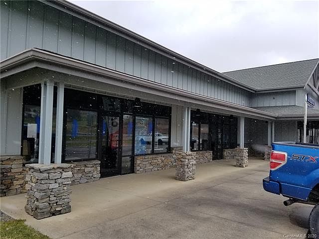 2nd image of 8 Comet Rd