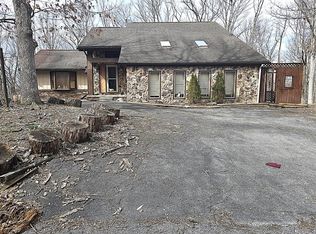 3229 Ridgecrest Rd, Bluefield, WV 24701