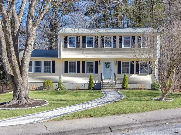 22 Evergreen Way, Medfield, MA 02052