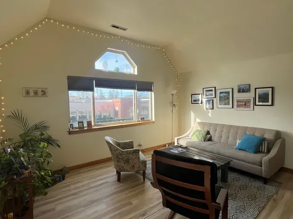 6A Hayden Bridge Way, Springfield, OR 97477