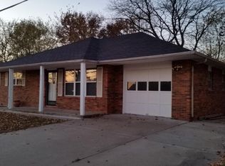 2909 Chapel Hill Rd, Columbia, MO 65203