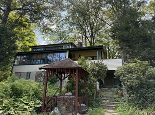 12 Riverside Rd, Hewitt, NJ 07421